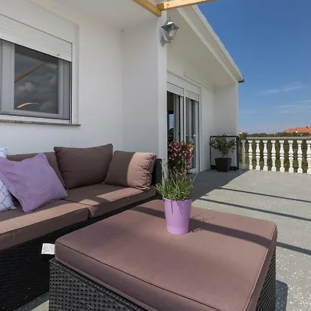شقة Modern And Spacious *