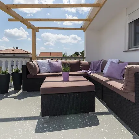 Modern And Spacious Apartment