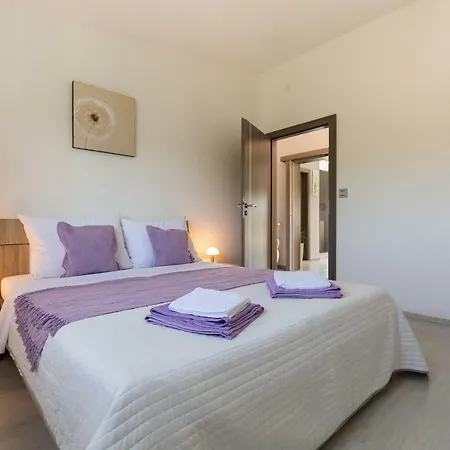 Apartment Modern And Spacious Bibinje