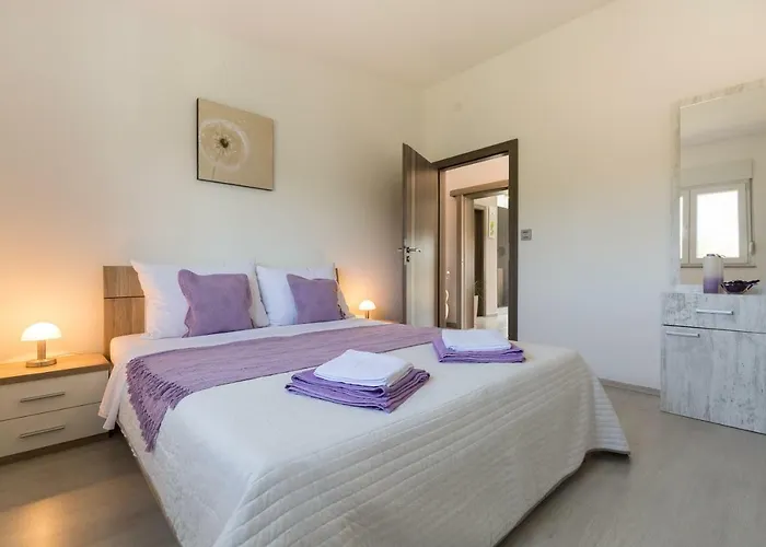 Apartment Modern And Spacious Bibinje