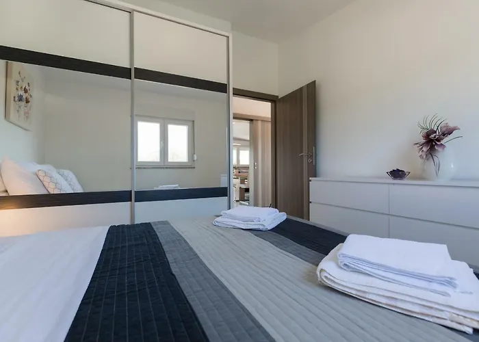 Apartment Modern And Spacious Bibinje