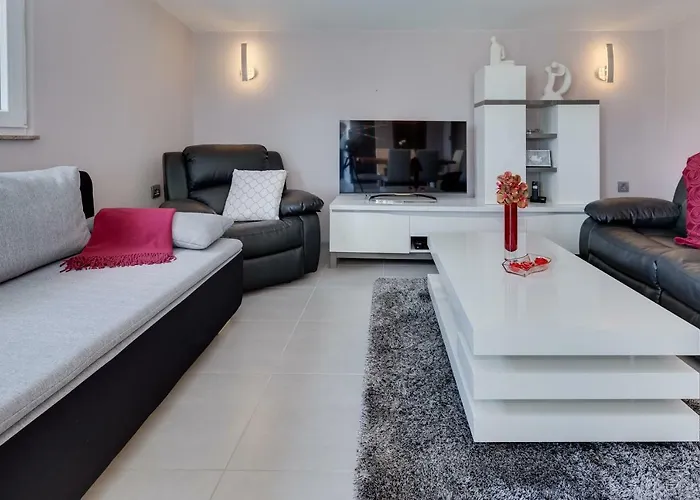 Modern And Spacious Apartmán Bibinje