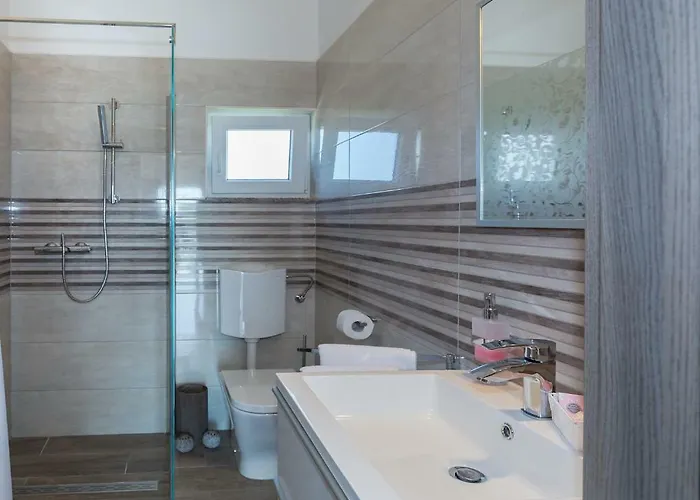 Modern And Spacious *