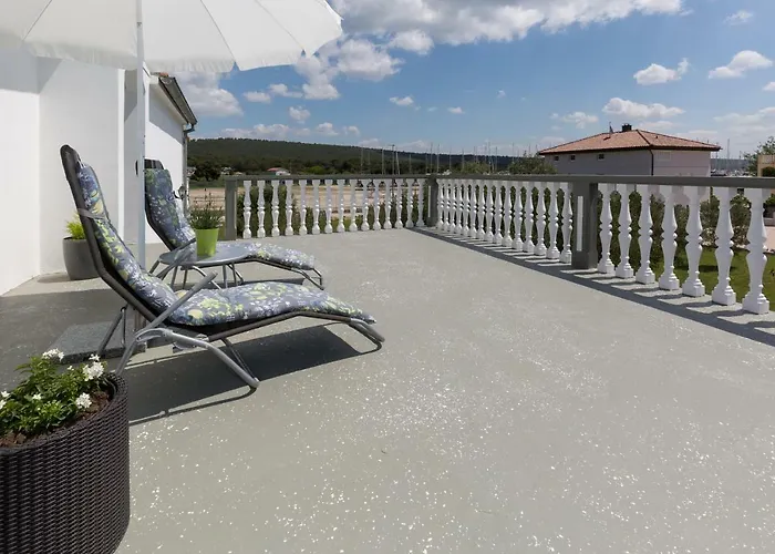 Modern And Spacious Apartmán