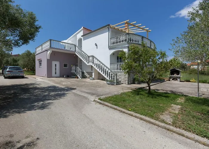 Modern And Spacious Apartmán *